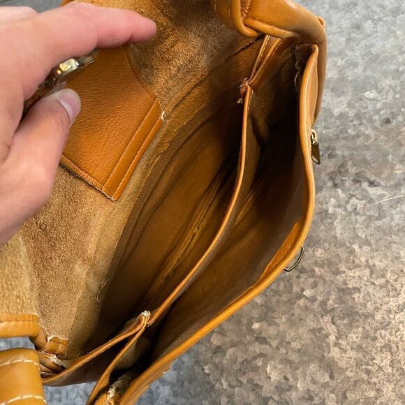 Vintage Tan Camel Leather Vinyl Turn Lock Shoulder Bag Purse Brown Gold Retro - Picture 11 of 14